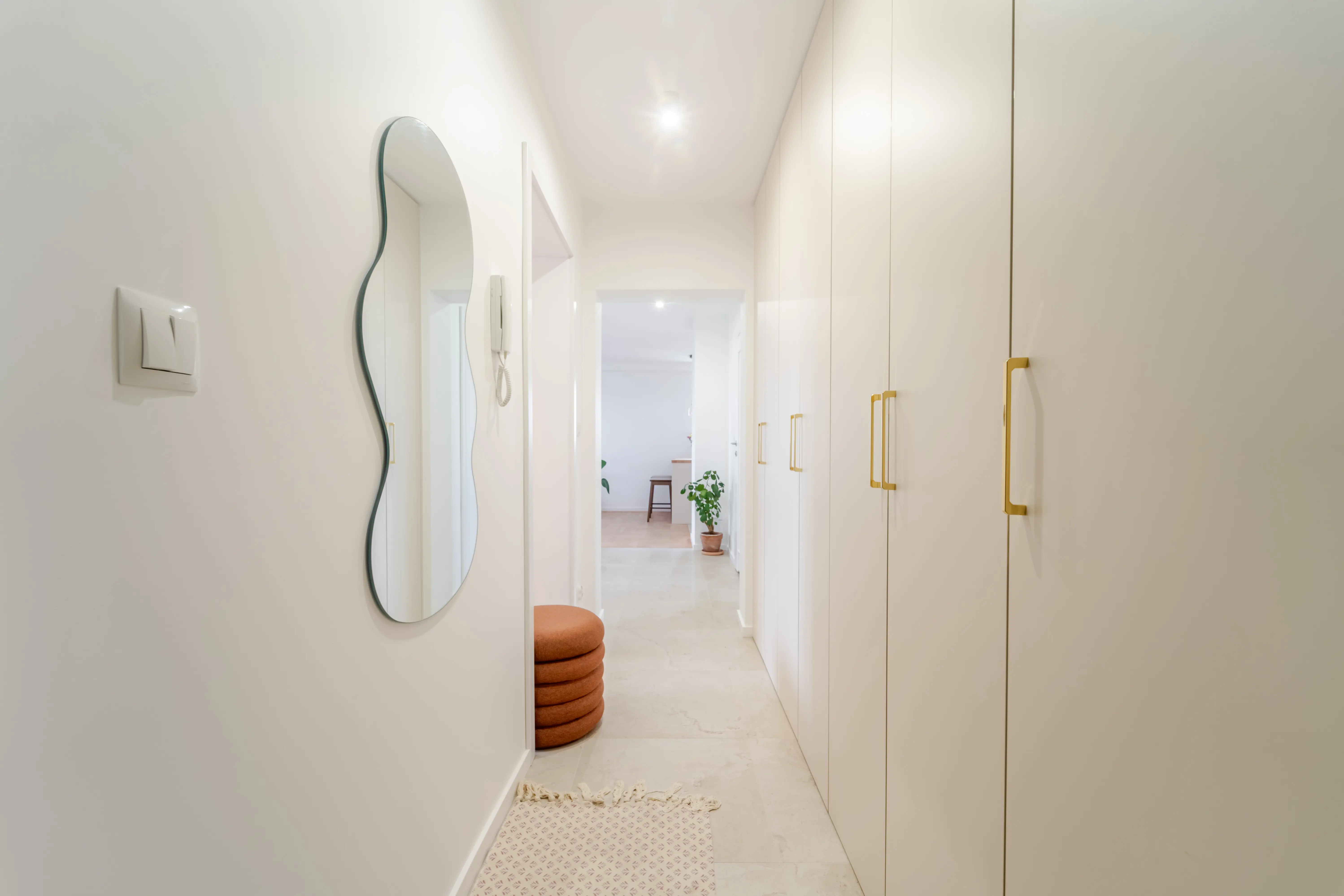 Korytarz w mieszkaniu 2 pokojowym